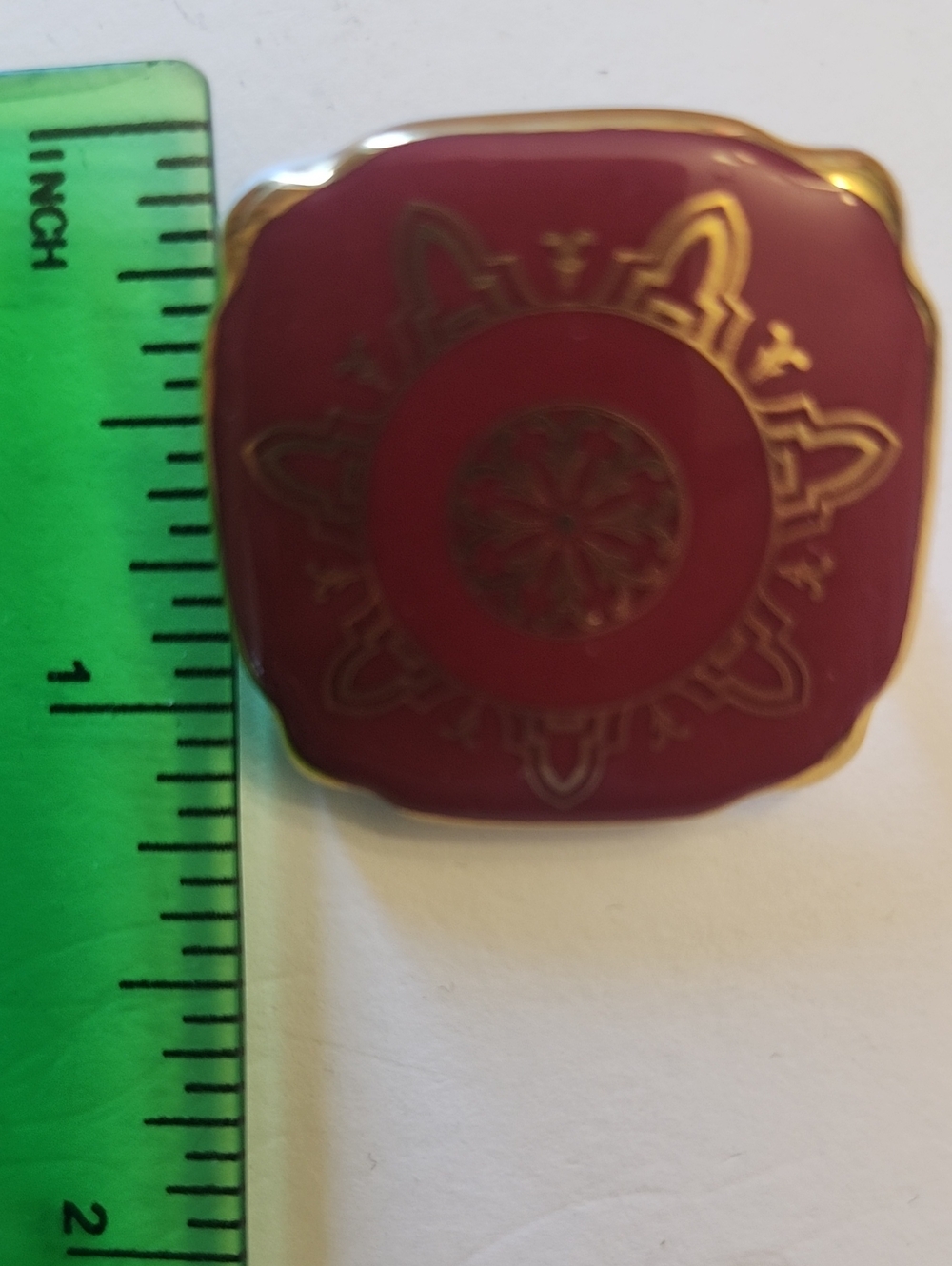 Royal Albert 100 Years Holyrood Brooch - Picture 6 of 6